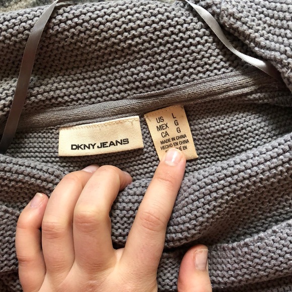 DKNY sweater - Picture 2 of 5